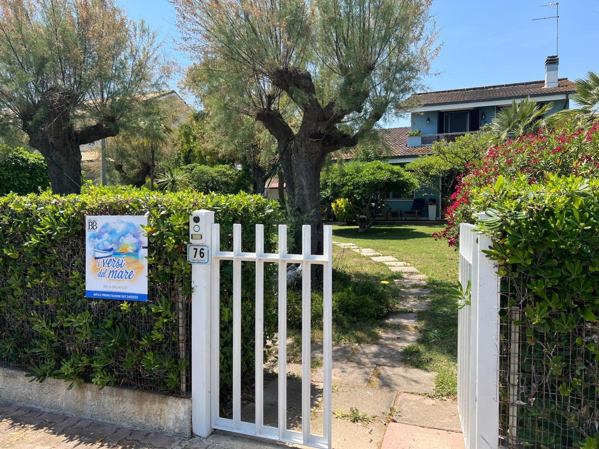 B&B I Versi Del Mare Roseto Degli Abruzzi Eksteriør billede